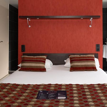Logis Golfe Hotel วานส์ ภายนอก รูปภาพ