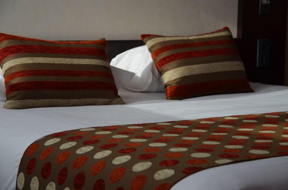 Logis Golfe Hotel วานส์ ภายนอก รูปภาพ