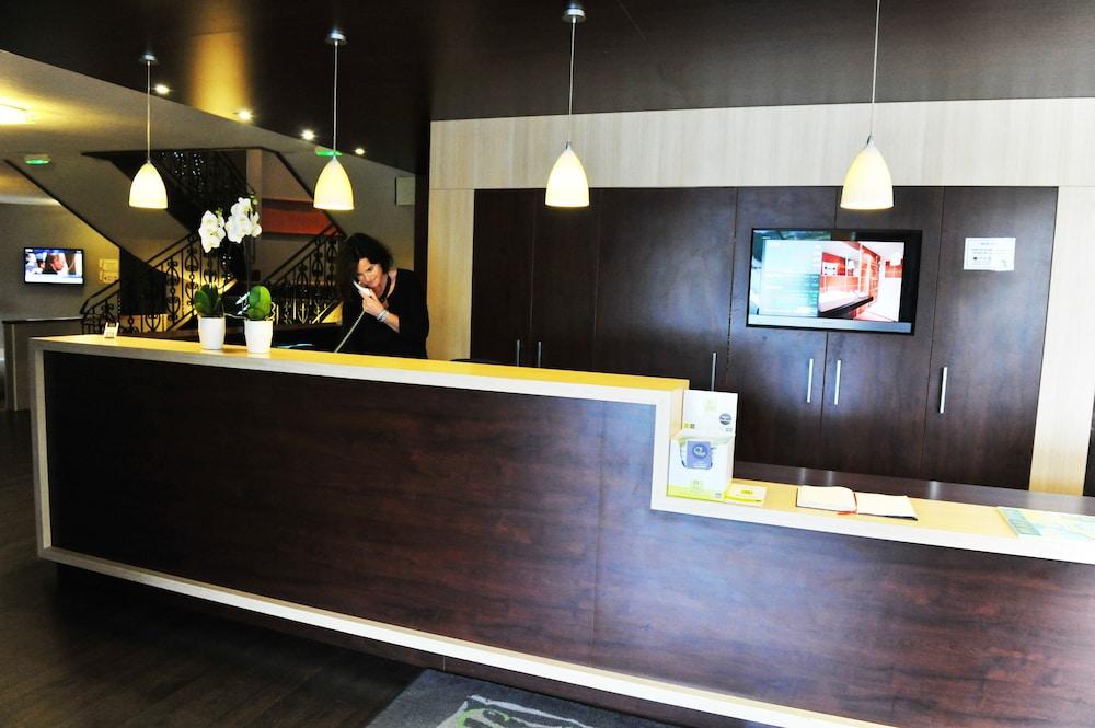 Logis Golfe Hotel วานส์ ภายนอก รูปภาพ