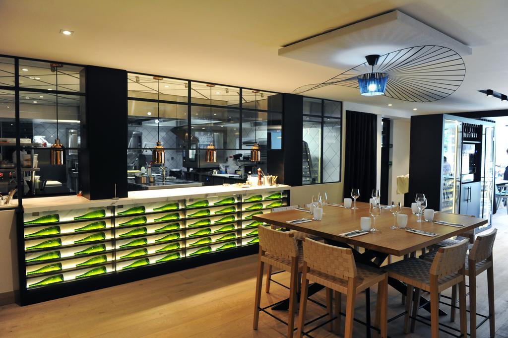 Logis Golfe Hotel วานส์ ภายนอก รูปภาพ