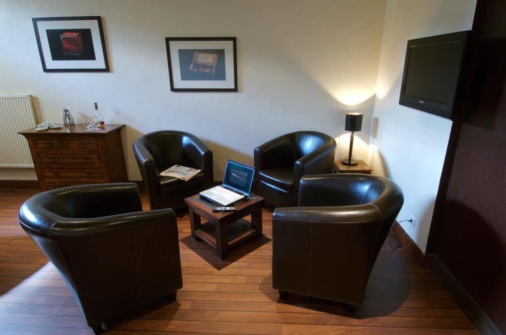 Logis Golfe Hotel วานส์ ภายนอก รูปภาพ